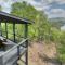 Dog Friendly Cabin Lake & Mountain Views Hot Tub