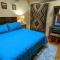 Magical Santa Fe Stay, Minutes From Town Square, Sleeps 4, includes free parking and outdoor hot tub!
