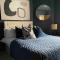 Stunning apartment by The Leas, West End