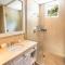 Bristol Lake House - Private Pool - King Beds - Next to El Faro Beach Club