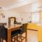 1 or 3 Bedroom Apartment with Full Kitchen - 佩吉