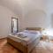 Stylish Loft 2 BDRM Apt On Central Volterra