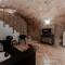 Stylish Loft 2 BDRM Apt On Central Volterra