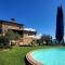 Tuscan dream, lux 2-bed apartment balcony and pool