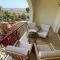 Seaview apartment with roof terrace