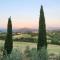 Luxury Tuscan Farm Stay, 1 bedroom with a pool