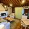 Luxury Tuscan Farm Stay, 1 bedroom with a pool