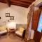 Luxury Tuscan Farm Stay, 1 bedroom with a pool