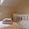 No 1 The Paddock - Spacious holiday home with a hot tub