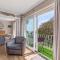 Salty Kisses - Sea Front Aparment - Hodgeston Salty Kisses - Sea Front Aparment - Hodgeston