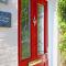 BOURNECOAST - Lovely Two Bedroom VICTORIAN HOLIDAY HOME - GARDEN - WIFI - HB8500