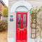 BOURNECOAST - Lovely Two Bedroom VICTORIAN HOLIDAY HOME - GARDEN - WIFI - HB8500