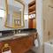 Beachfront Double Queen - CozySuites