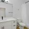CozySuites Glendale by the stadium with pool 03