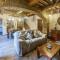 Stunning Home In Capannori With Jacuzzi