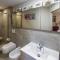 Stunning Home In Capannori With Jacuzzi