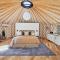 Luxury Yurt, Alpacas and llamas near Downtown Wimberley and Wineries - ويمبيرلي