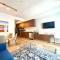 Perfect Brand New Condo Downtown Sidney