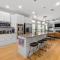 Boatyard Oasis - Modern Charm - Mins to Downtown