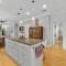 Boatyard Oasis - Modern Charm - Mins to Downtown