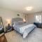 The Walton House - historic 3bd 2 5ba with parking