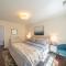 The Walton House - historic 3bd 2 5ba with parking