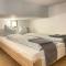 Big Wilten Apartment with free parking- Central and Peaceful