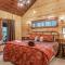 Large Luxury 2BR Cabin w Hot Tub Double Trouble was designed for fun comfort and memories minutes from buzzling Hochatown and beautiful Beaver Bend State Park - Broken Bow