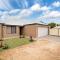 Spacious 4BR House Right Near The Beach - Fast WIFI and Massive 85' TV - Geraldton