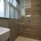 Spacious - Contemporary 2BR Apartment - Central Ambleside - Parking