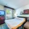 Metro PHX downstairs STUDIO sleeps 4 ADA Accessible