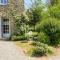 Stunning Home In Monthuchon With 4 Bedrooms And Wifi - Monthuchon