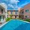 Saronis Suites