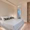 Saronis Suites