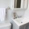 3 BR Southside Pad - Sleeps 8 - Amazing Location