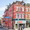 3 BR Southside Pad - Sleeps 8 - Amazing Location