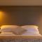Luxury Lodge @ Ewen Barn - private 5* retreat