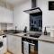 Deluxe Apartment in Southend-On-Sea by Artisan Stays I Weekly or Monthly Stay Offer I Free Parking I Sleeps 4