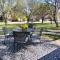 1908 Modern Farmhouse on large private treed lot - شاوني
