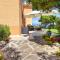Villa seashore of the Marina of Sorso, 3 rooms, veranda on the sea, garden