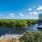 314S Nautical Beach Suite - 2 Beds, Pools, Jacuzzi, Beach, Shops Dog Friendly