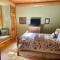 Cayuga Lodge South