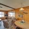 Lakefront Cabin with Private Dock and Beach! - 马尼斯蒂克