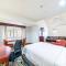 Metro Phoenix Loft sleeps 6