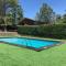 Villa Rana, con amplio jardín, barbacoa y piscina - Valdemorillo