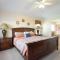 4 bedrooms pool home gated resort of Solana