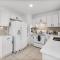 Boho Bungalow - Chic Pet Friendly Mins to Town