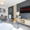 Stylish House - Close to City Centre and Luton Airport - Free Parking, Super-Fast Wifi, Garden and Smart TV with Netflix by Yoko Property - 卢顿