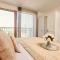 King Deluxe City Apt Large Space& Free Parking! NO Balcony - 利兹
