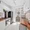 Bright 2 Bed Perfect Central Hub - 伦敦
